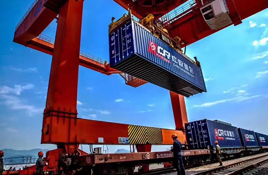 中歐班列逆勢而上：上半年累計開行7473列，發送72萬標箱！